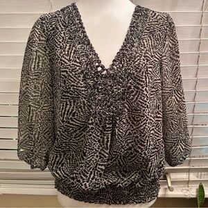 Daniel Rainn Black and Tan smocked waist V-Neck Size PS